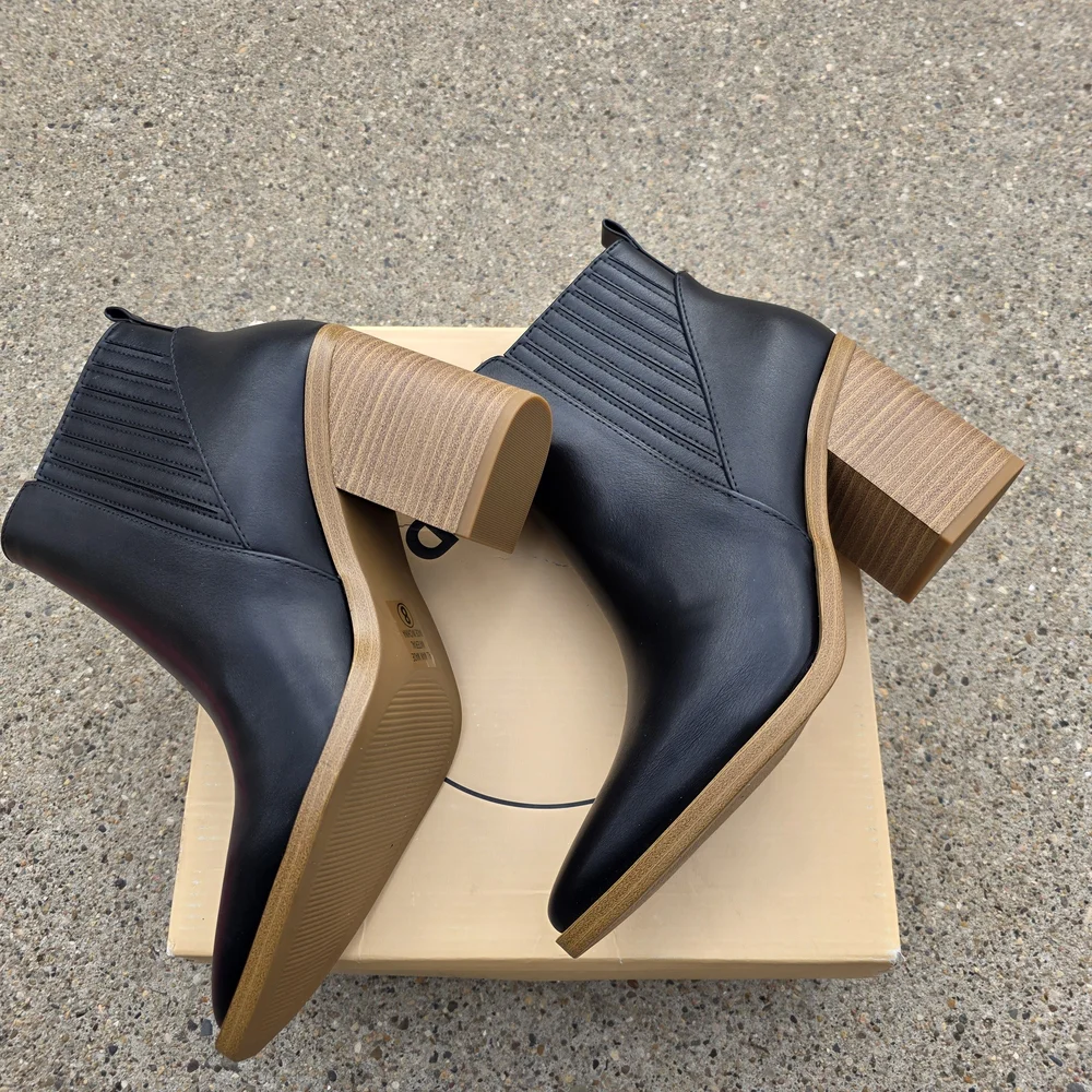 Soda Classic Black Ankle Boot with Stacked Heel - Women Size 7.5